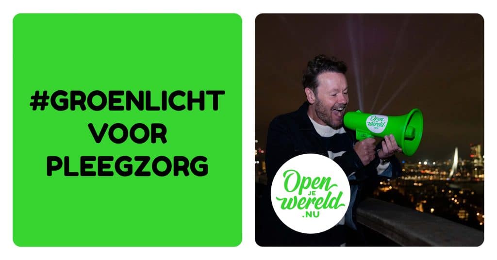 #groenlicht voor pleegzorg | Gijs Staverman roept door een megafoon openjewereld.nu