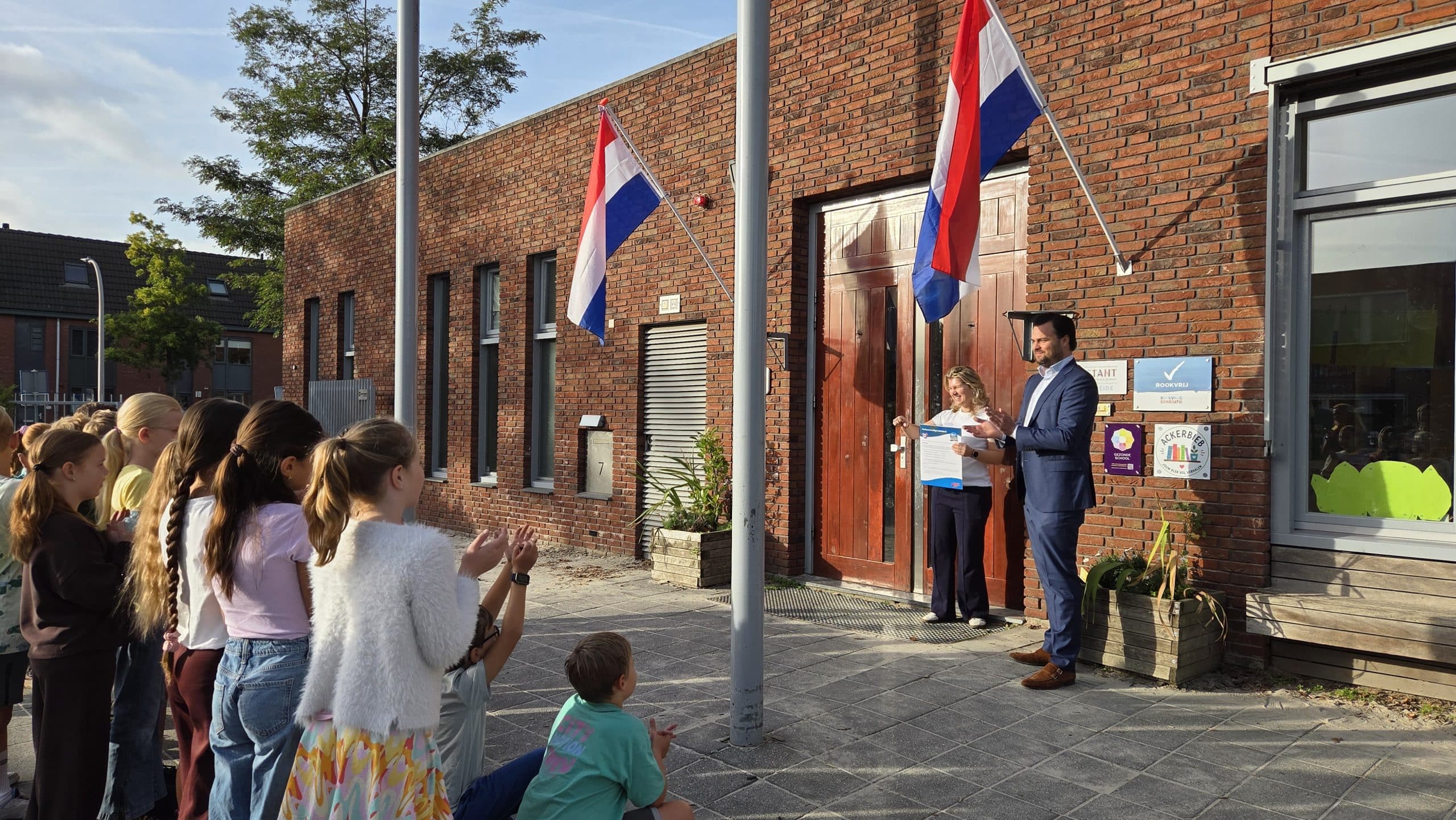 De Ackerweide ontvangt voor vierde keer verkeersveiligheidslabel SCHOOL op SEEF